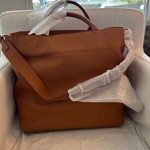Mark & Graham - NWT - CARMEL leather tote, gold hardware, reinforced bottom